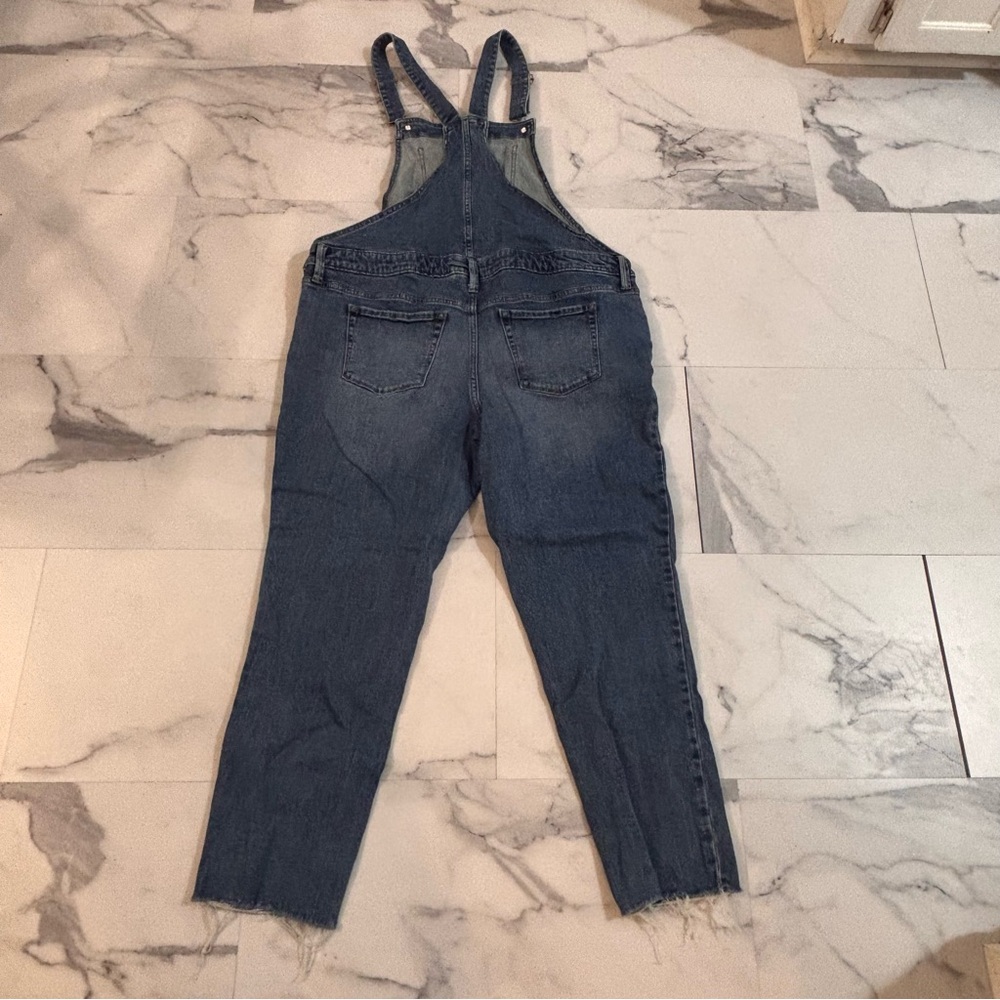 ⭐️Isabel Maternity by Ingrid & Isabel⭐️ Blue Denim Overalls - Picture 4 of 6